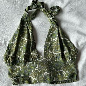 Green Kendall and Kylie cropped halter top! With adjustable ties!